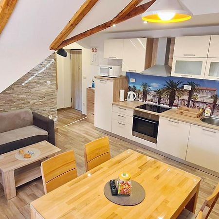 Attic Split Apartment Near City Centre Ngoại thất bức ảnh