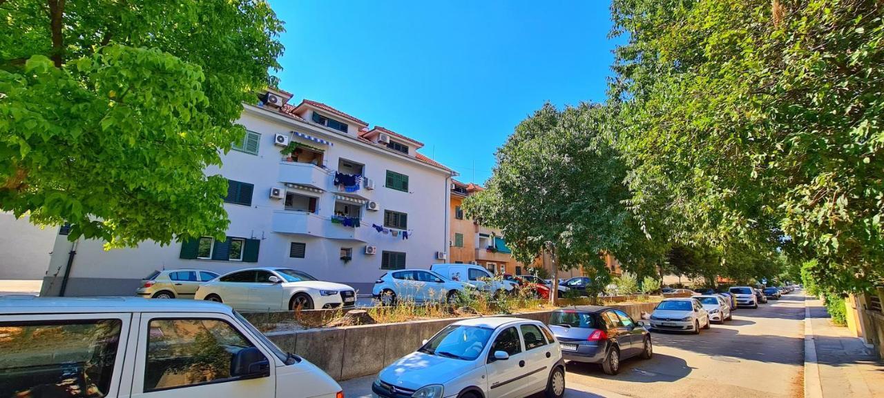 Attic Split Apartment Near City Centre Ngoại thất bức ảnh