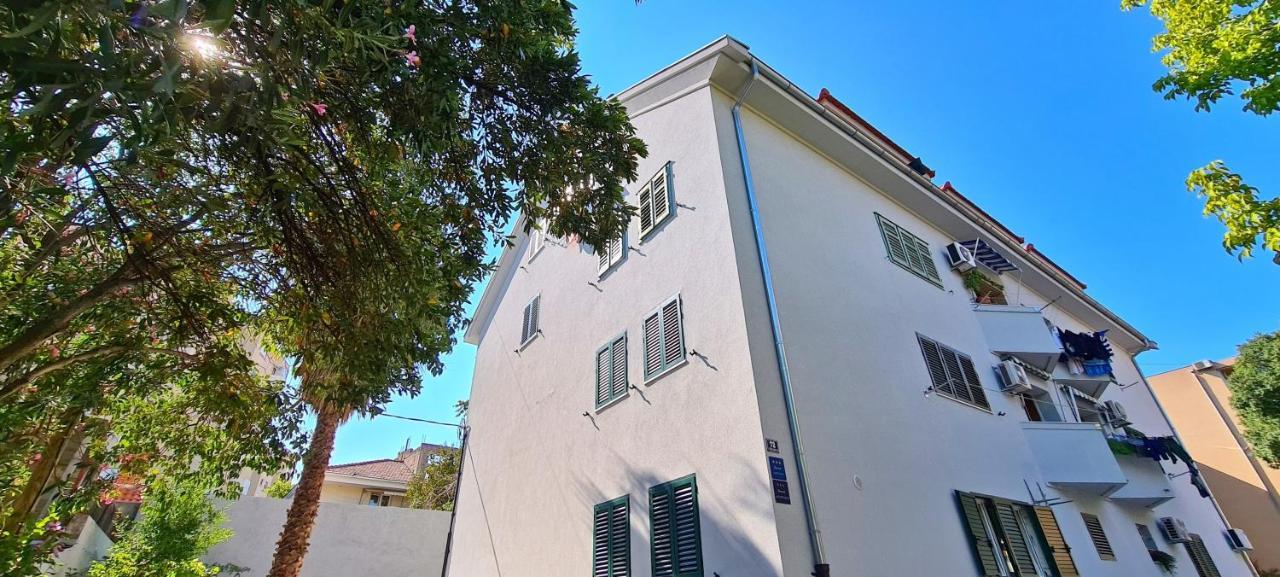 Attic Split Apartment Near City Centre Ngoại thất bức ảnh