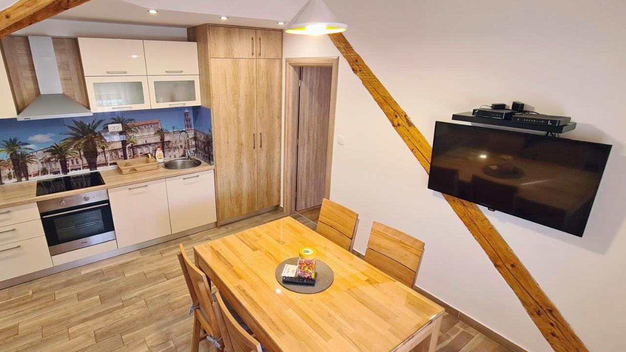 Attic Split Apartment Near City Centre Ngoại thất bức ảnh