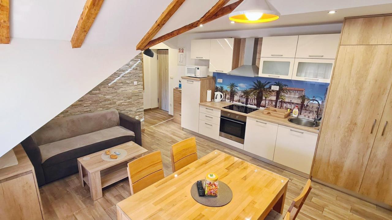 Attic Split Apartment Near City Centre Ngoại thất bức ảnh