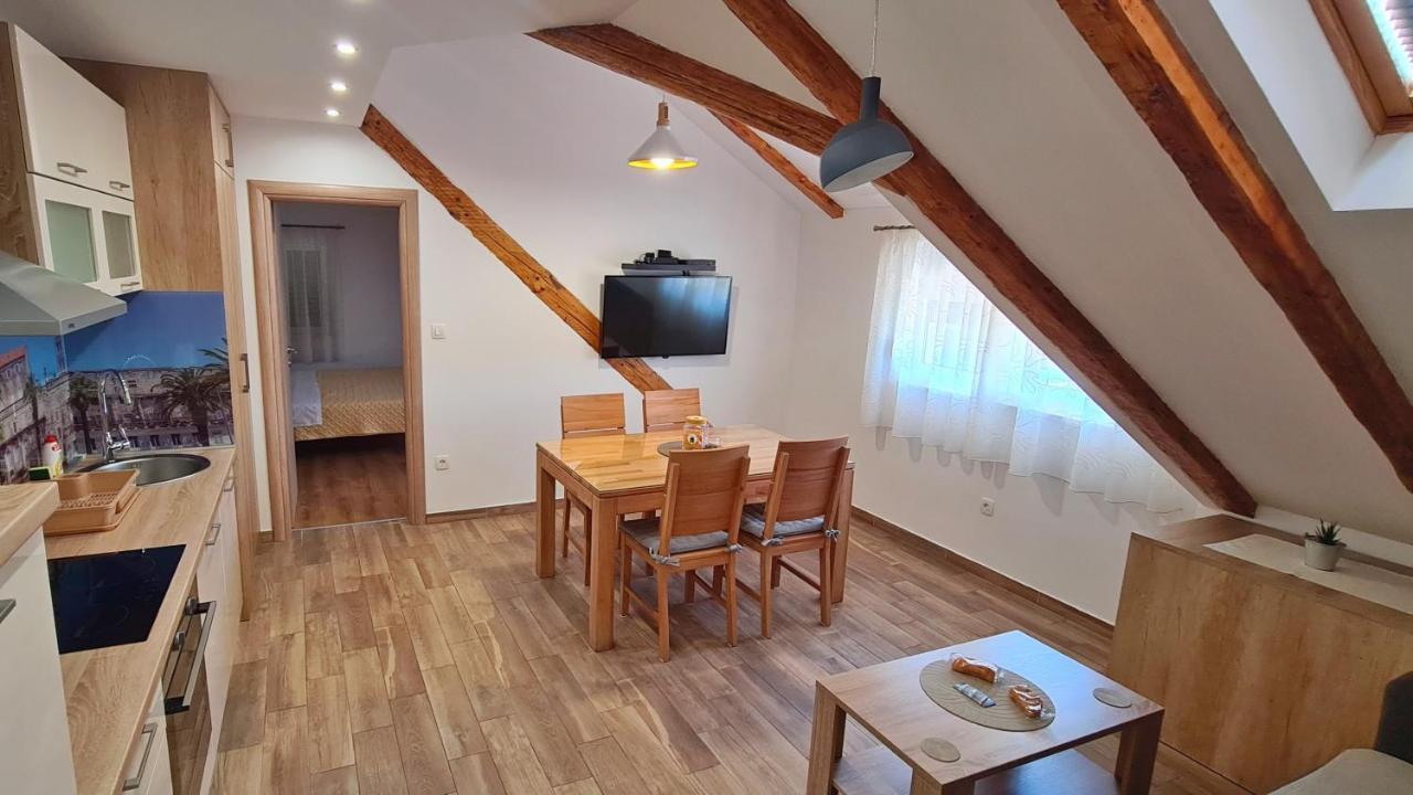 Attic Split Apartment Near City Centre Ngoại thất bức ảnh