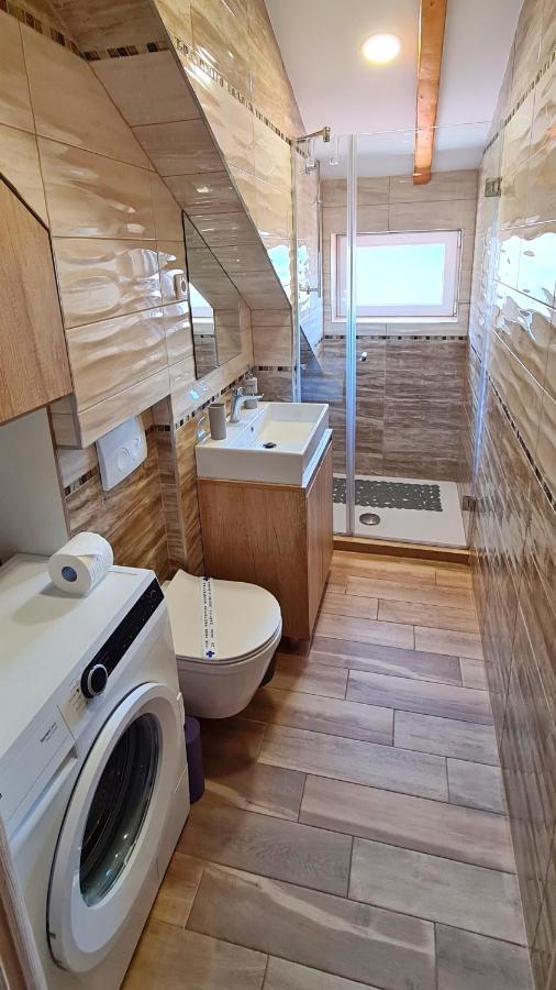 Attic Split Apartment Near City Centre Ngoại thất bức ảnh