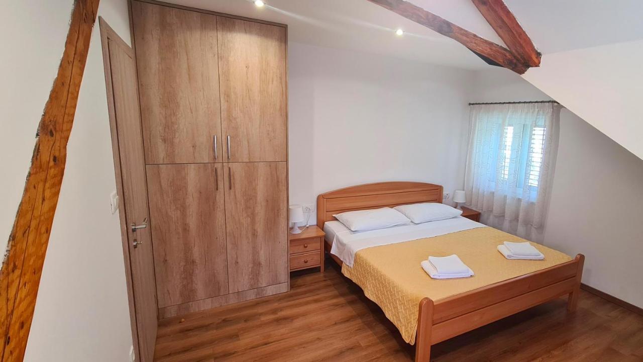 Attic Split Apartment Near City Centre Ngoại thất bức ảnh