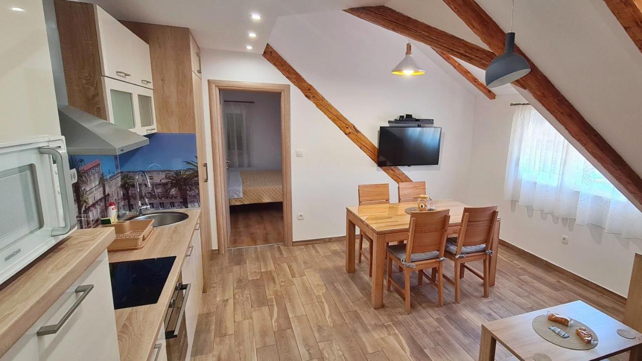 Attic Split Apartment Near City Centre Ngoại thất bức ảnh
