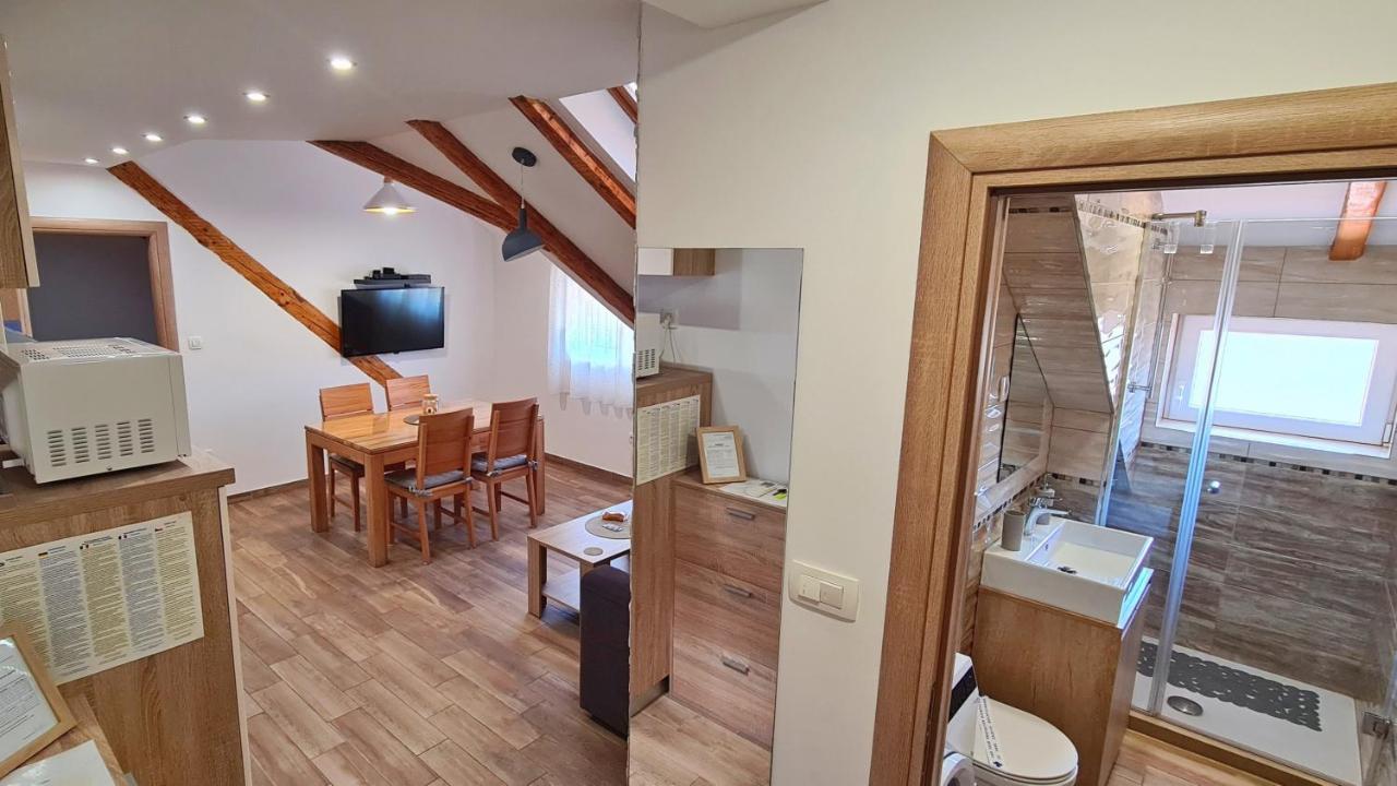 Attic Split Apartment Near City Centre Ngoại thất bức ảnh
