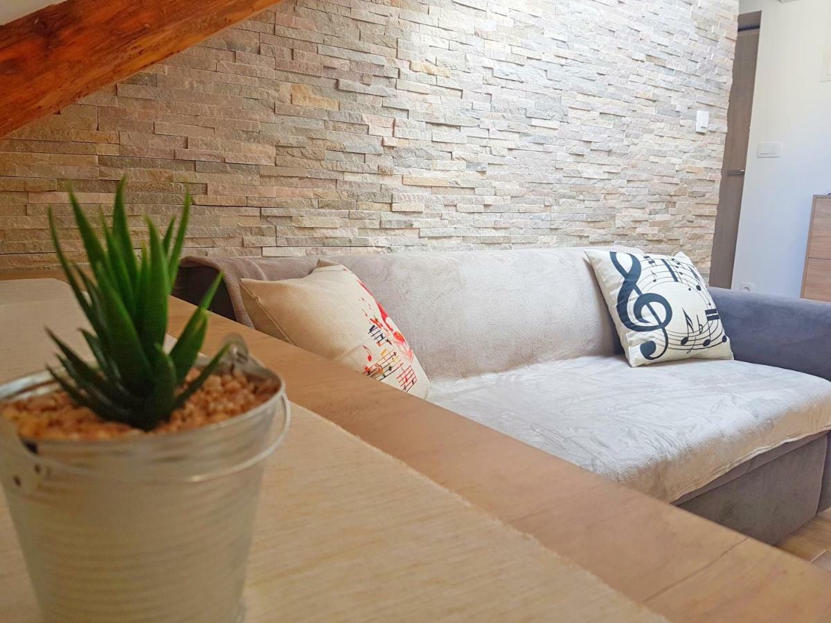 Attic Split Apartment Near City Centre Ngoại thất bức ảnh